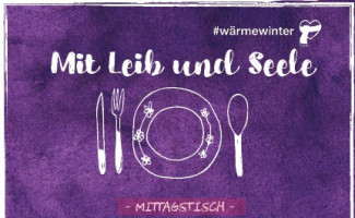 Teller und Besteck Clipart auf lila Hintergrund