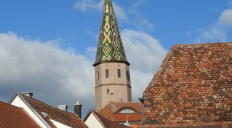 Turm mit bunten Ziegeln Bad Windsheim Seekapelle