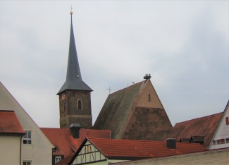 Museum Kirche in Franken Blick von Westen mit Storchennest Juni 2021