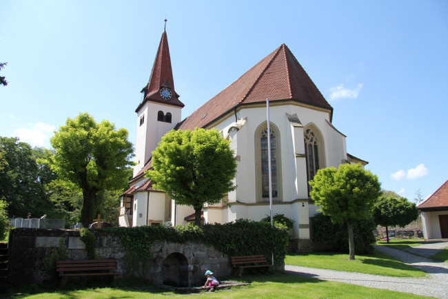 St. Johannis Kirche Gollhofen Ausenansicht